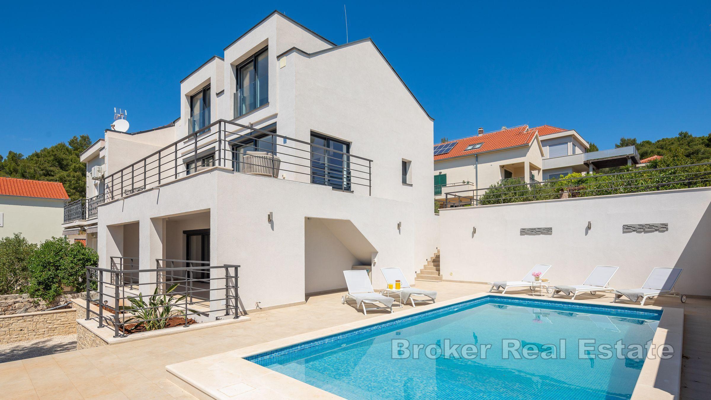 Villa de luxe avec piscine et vue mer