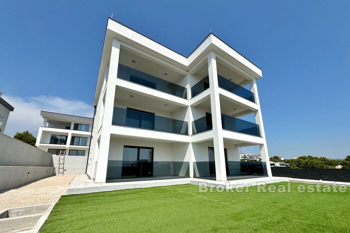 Appartement de deux chambres nouvellement construit avec vue mer