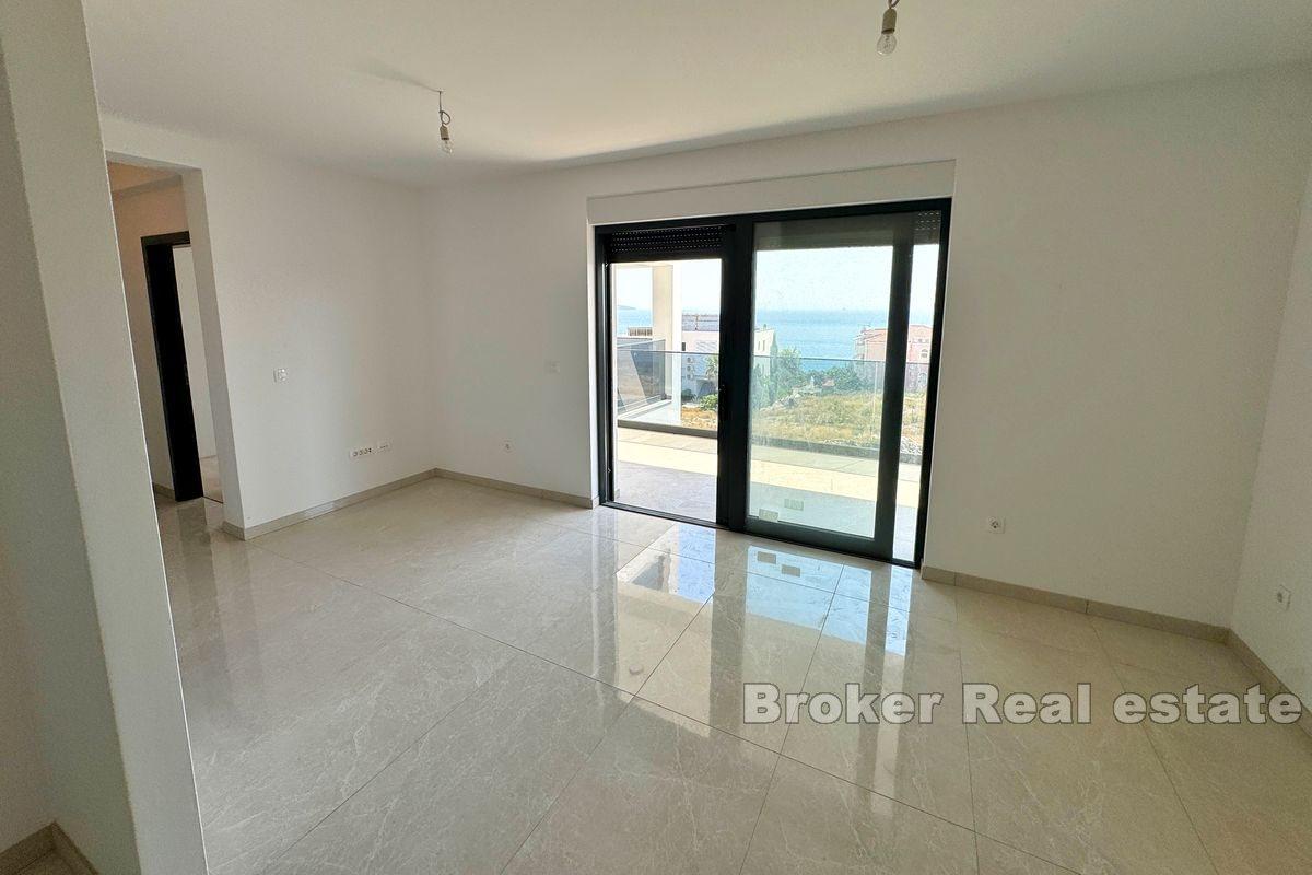 Novoizgrađeni dvosobni apartman s pogledom na more
