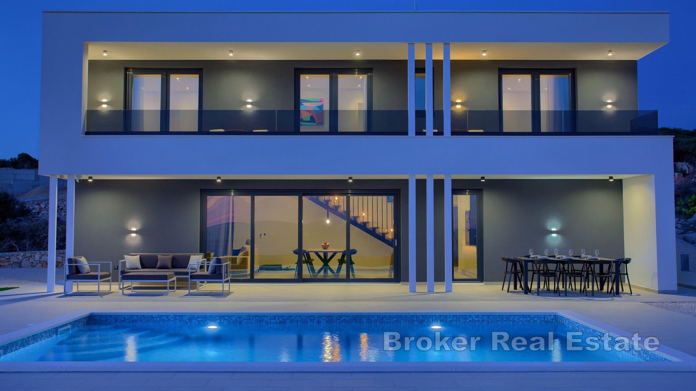 En moderne villa med en fortryllende utsikt over havet