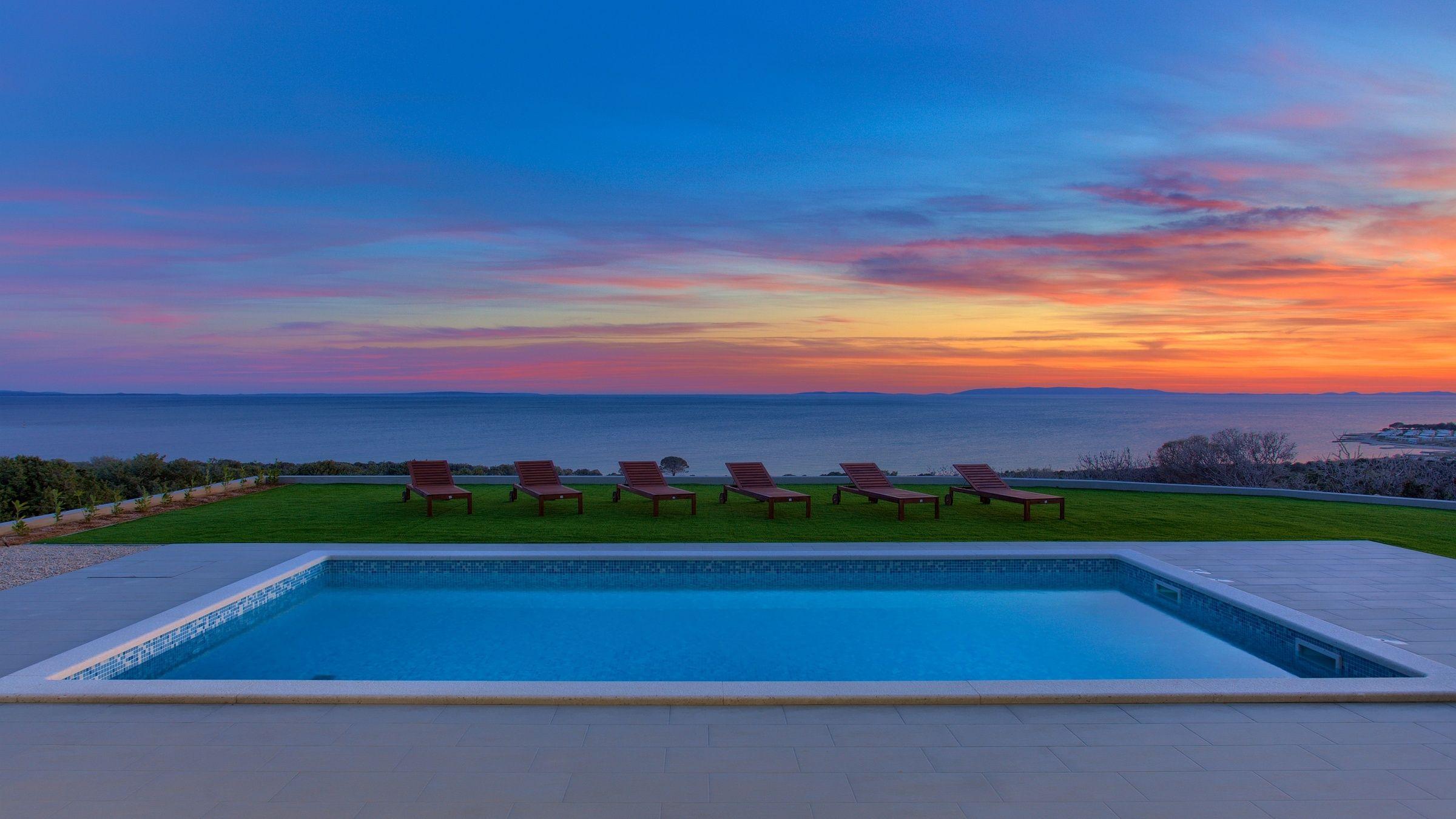 Une villa moderne avec une vue enchanteresse sur la mer