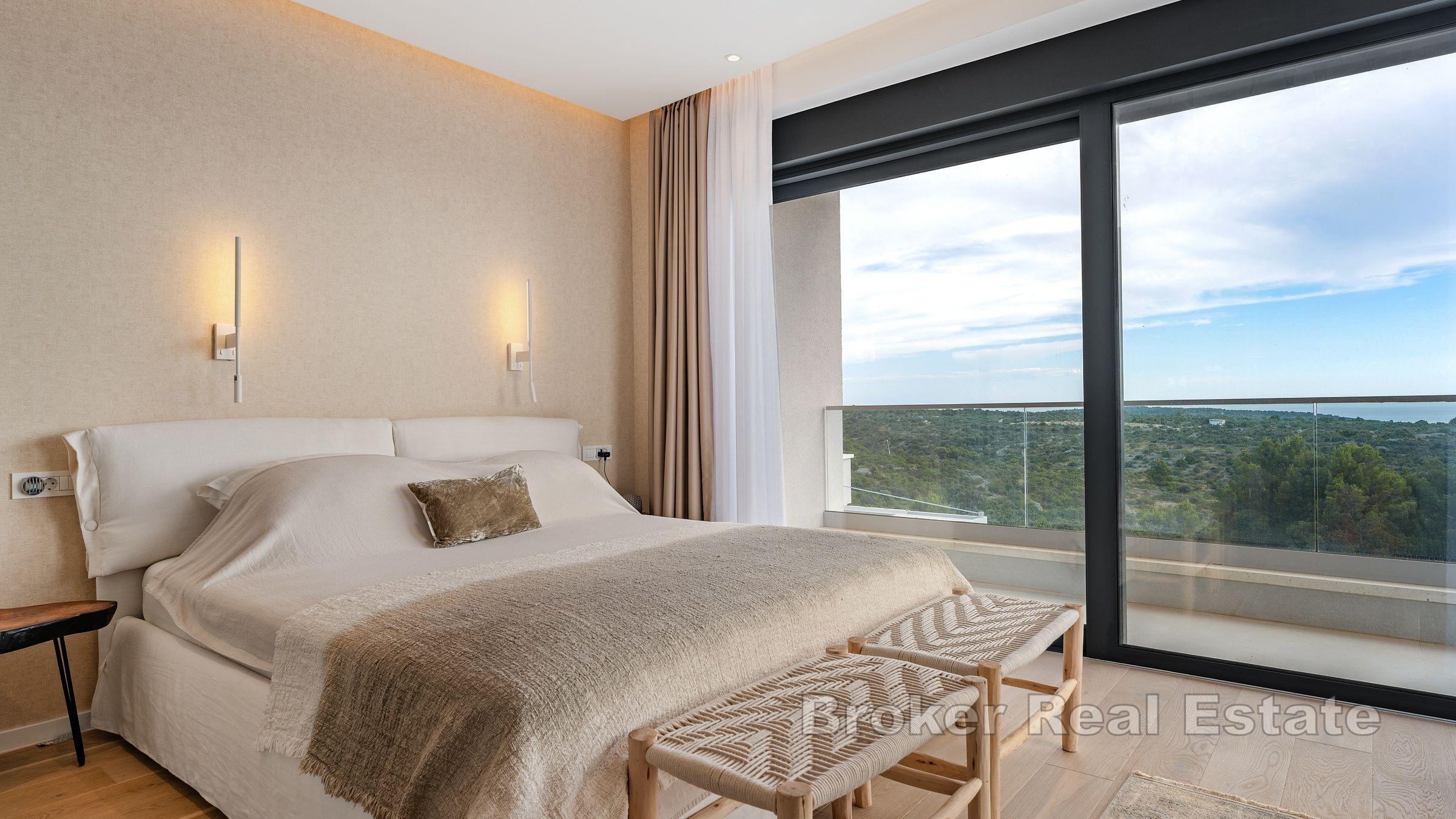 Luxusvilla in dominanter Lage mit Blick aufs Meer