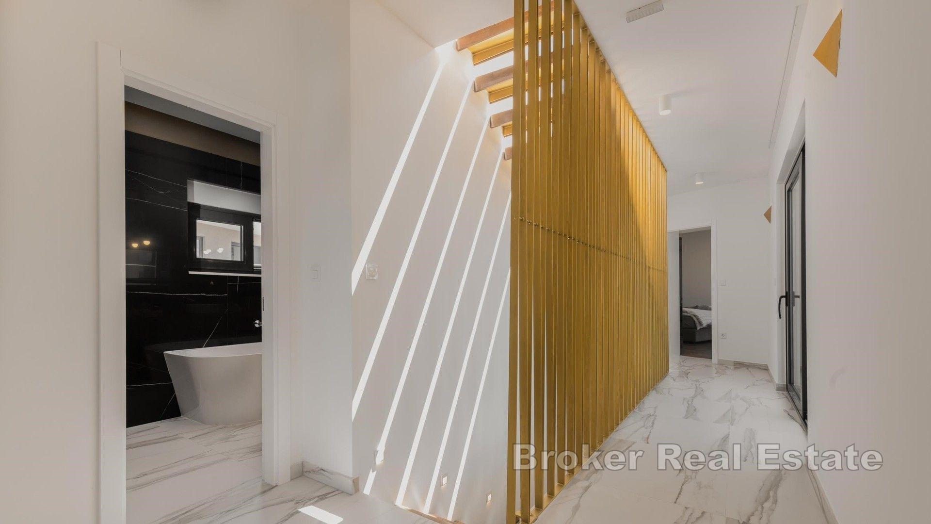 Luksuzna vila s bazenom i pogledom na more