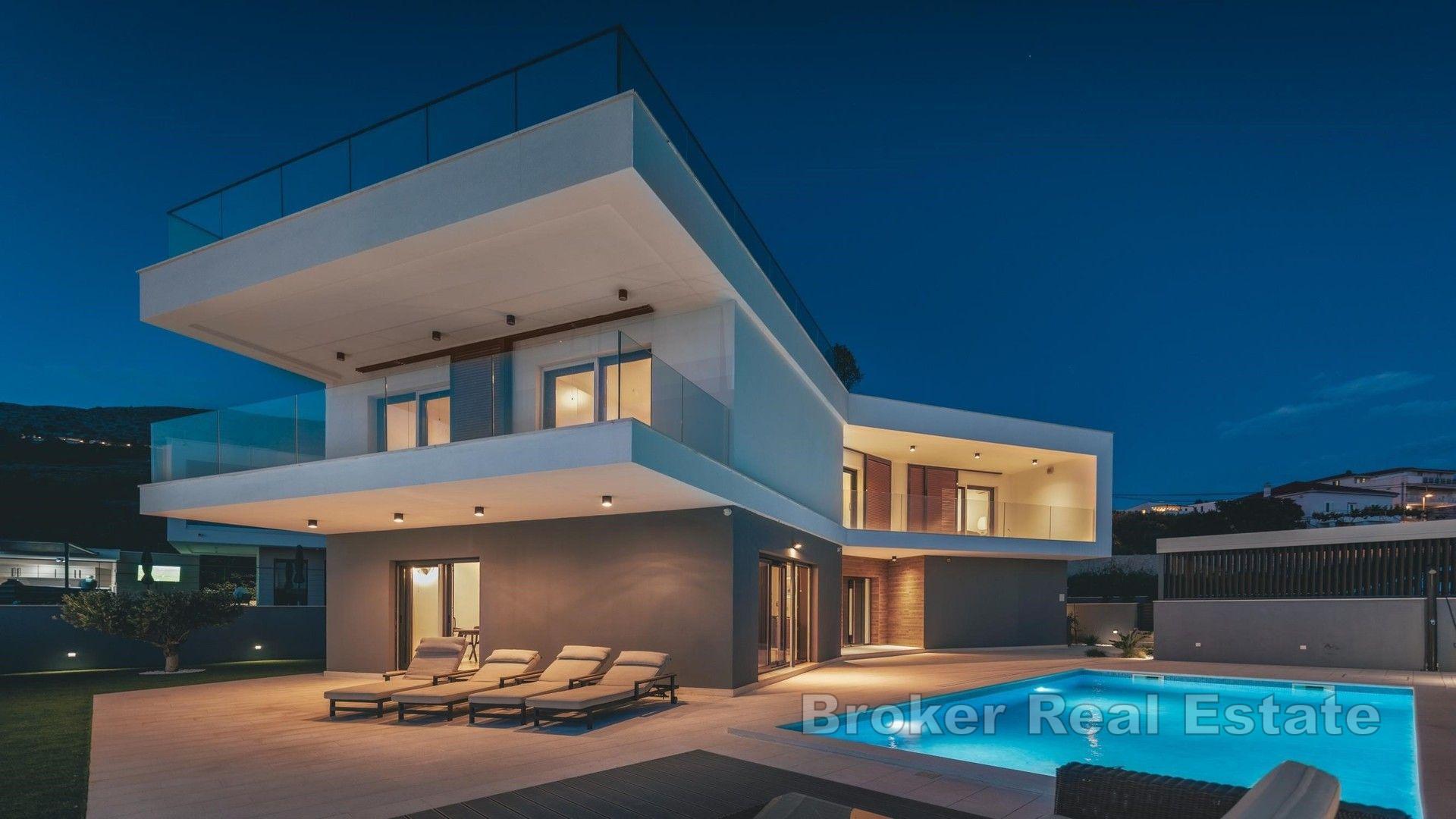 Luksuzna vila s bazenom i pogledom na more