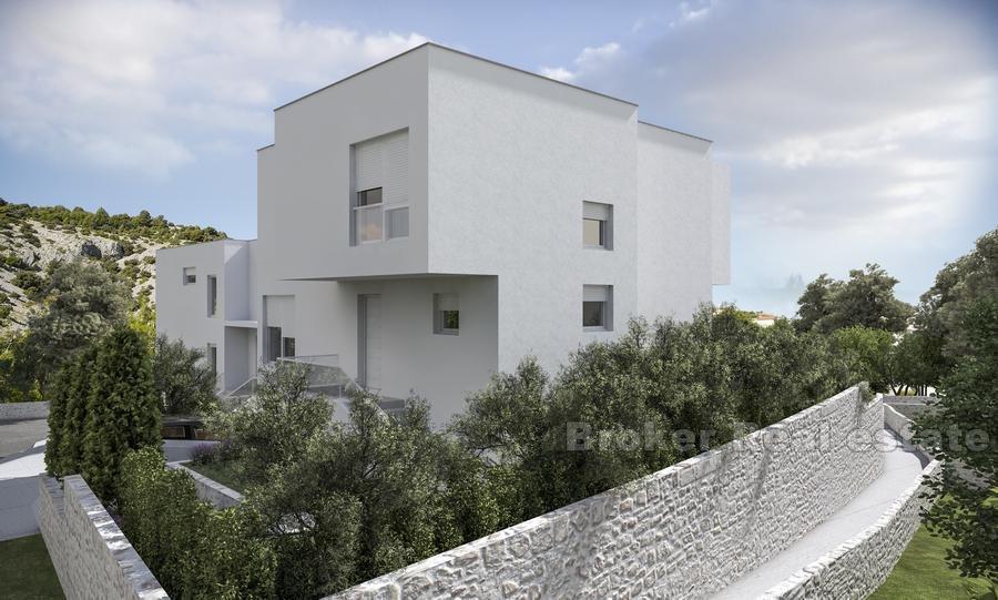 Neue moderne Villa mit Schwimmbad, in Phase der Konstruktion