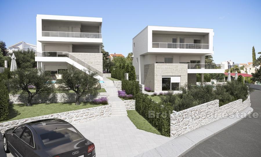Neue moderne Villa mit Schwimmbad, in Phase der Konstruktion