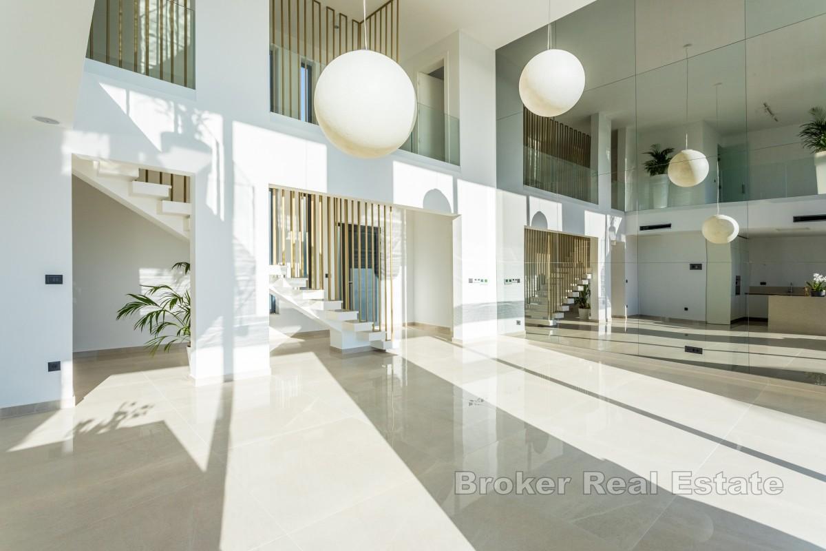 En luksuriøs og usedvanlig moderne villa