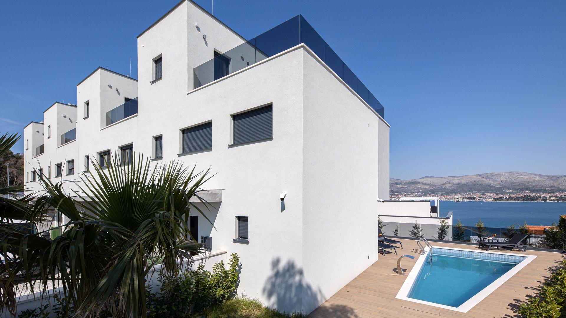 Turistkompleks med havutsikt