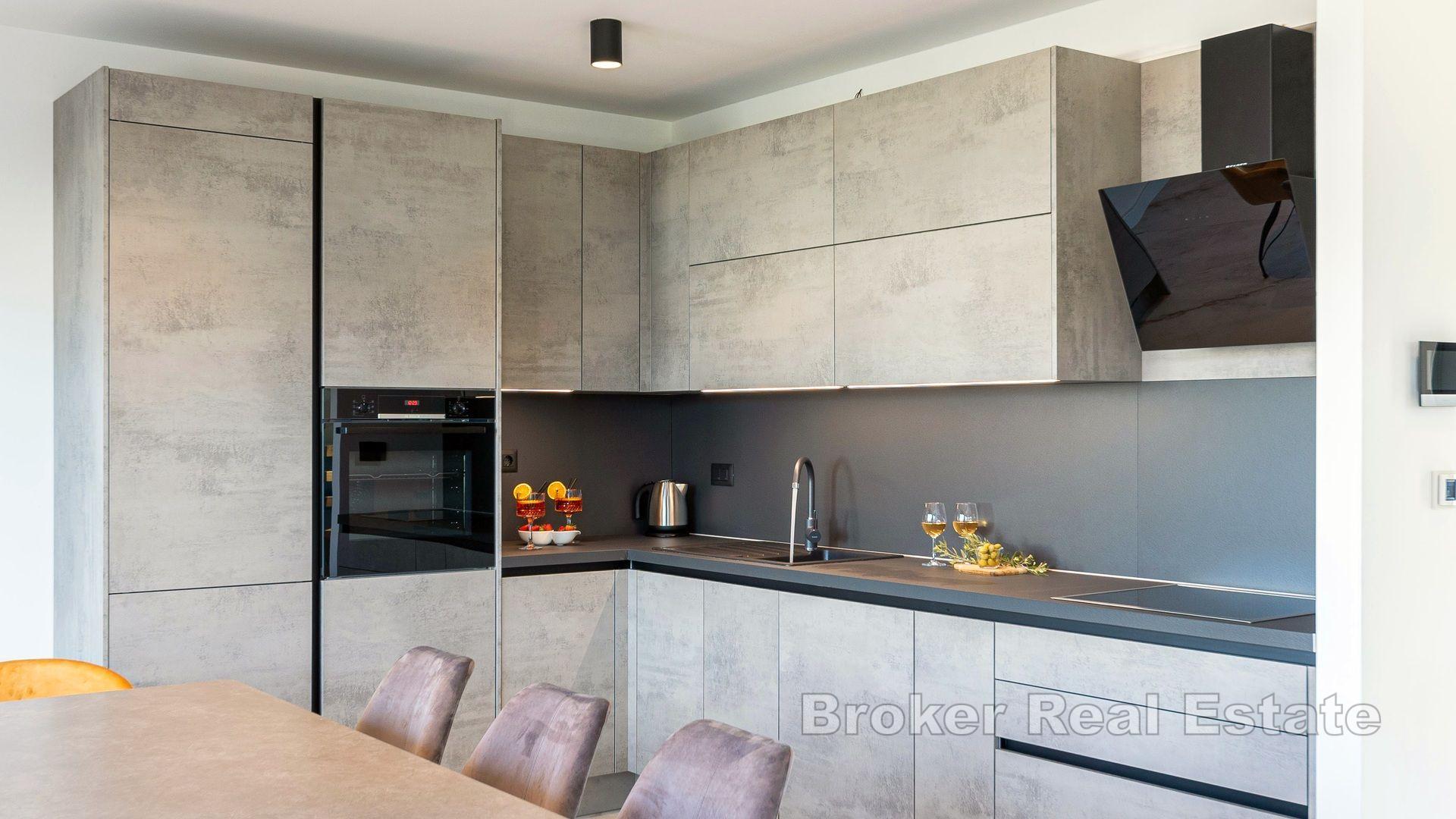 Туристический комплекс с видом на море