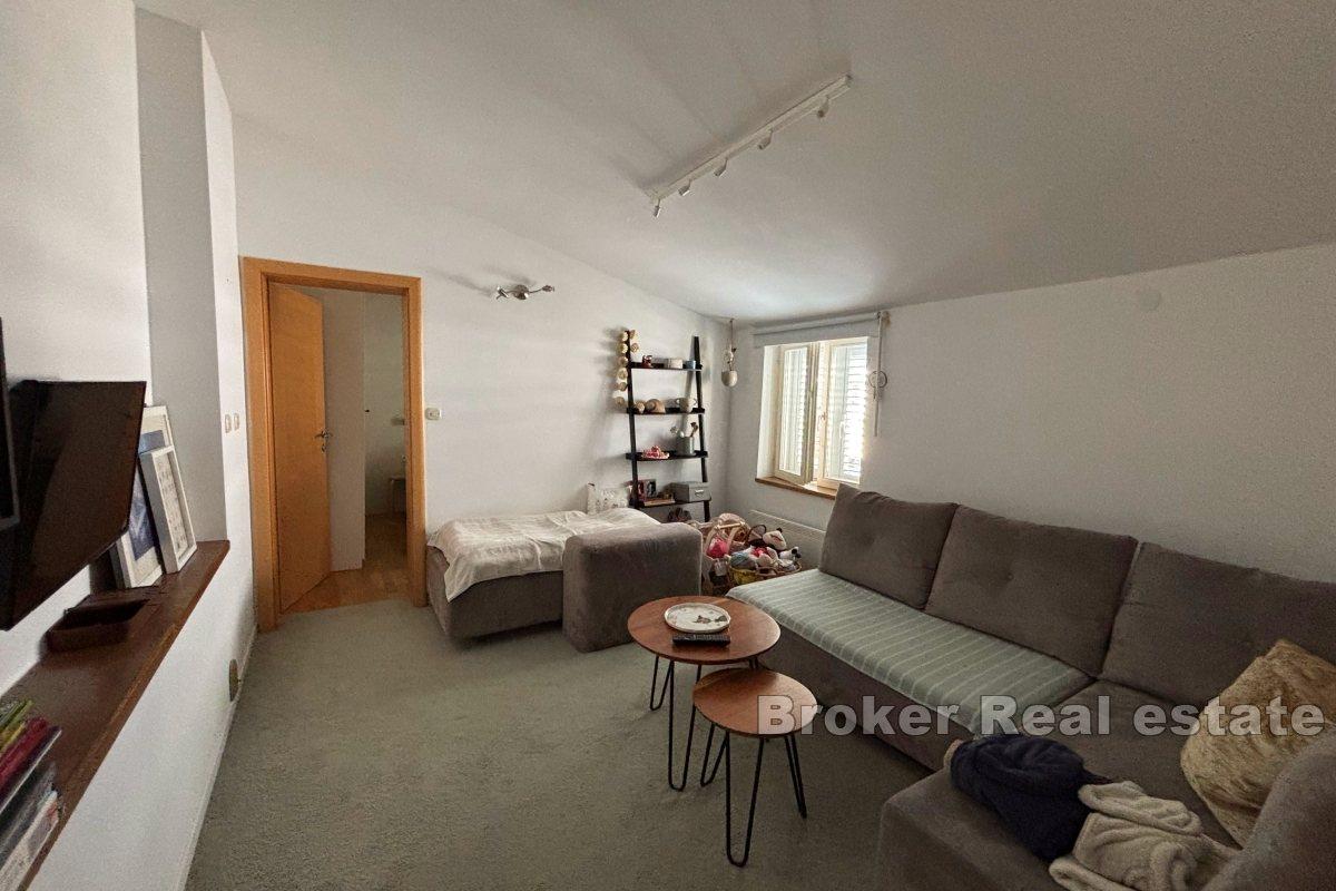 Apartament z dwiema sypialniami i widokiem na morze