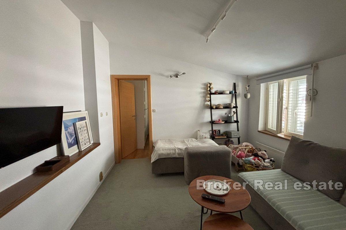 Apartament z dwiema sypialniami i widokiem na morze
