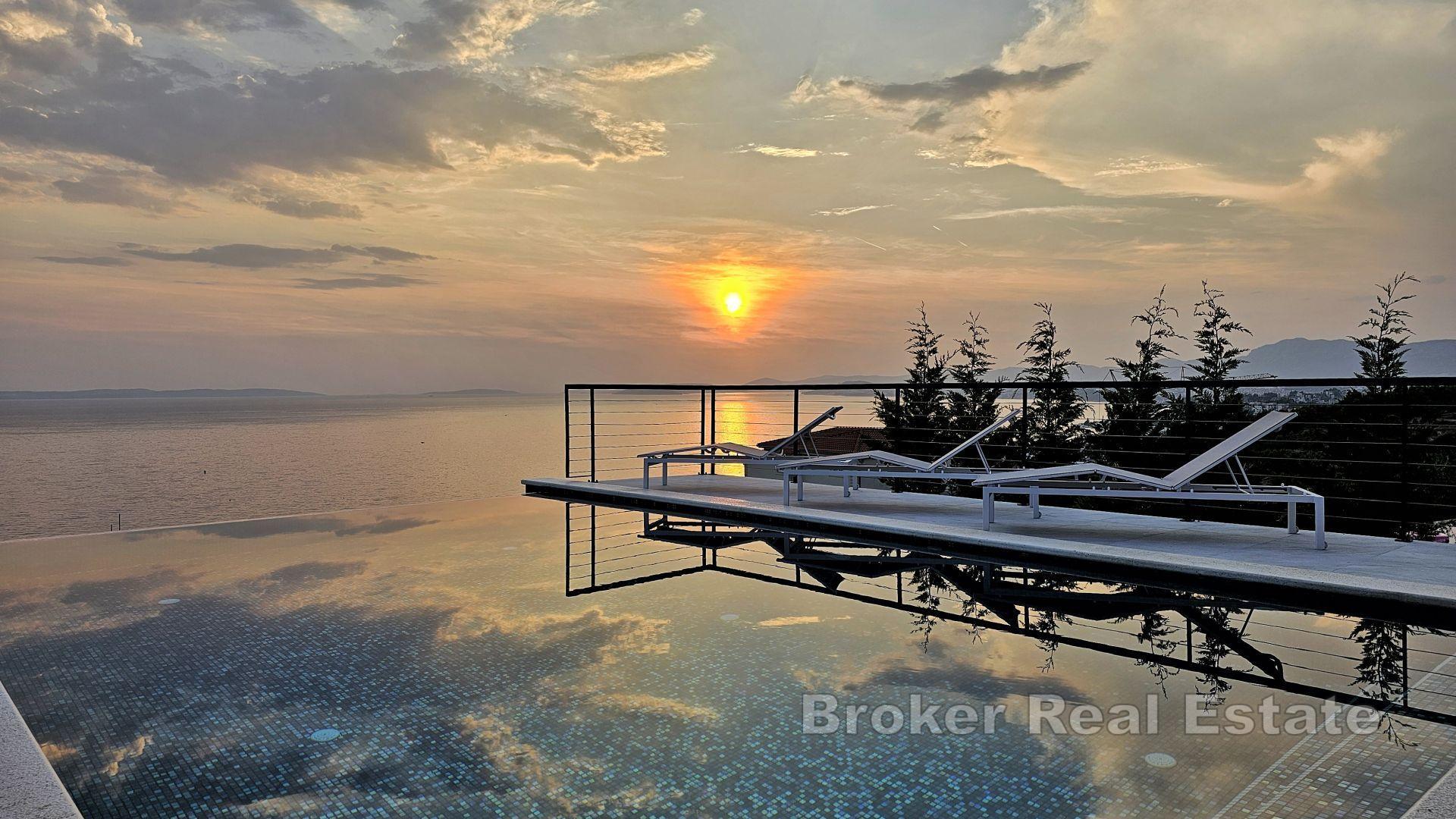 Nově postavená luxusní vila s výhledem na moře