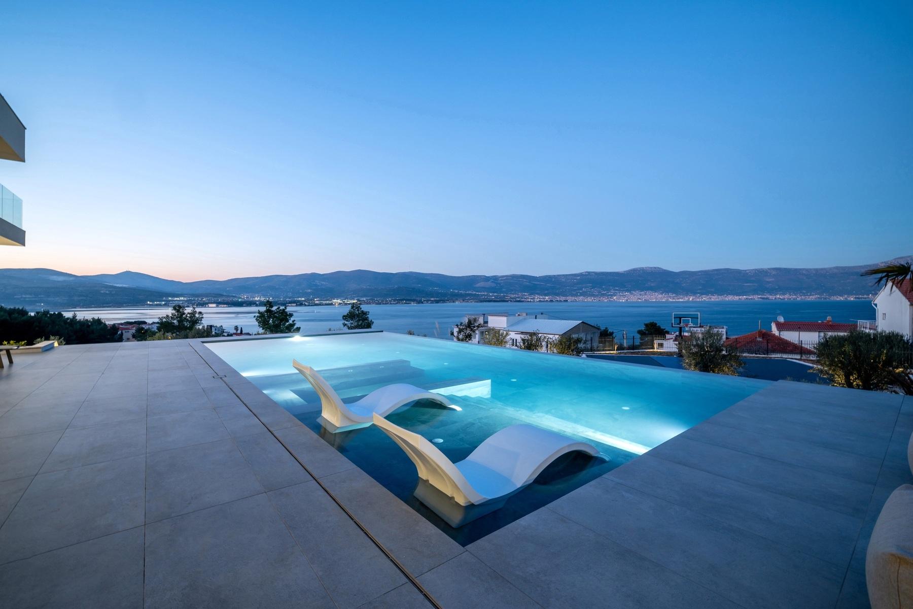 Exceptionell villa med panoramautsikt över havet