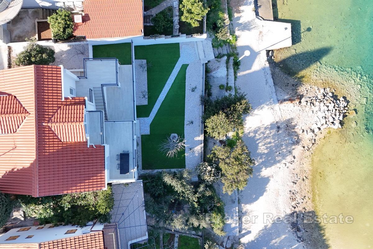 Palazzina prima fila al mare