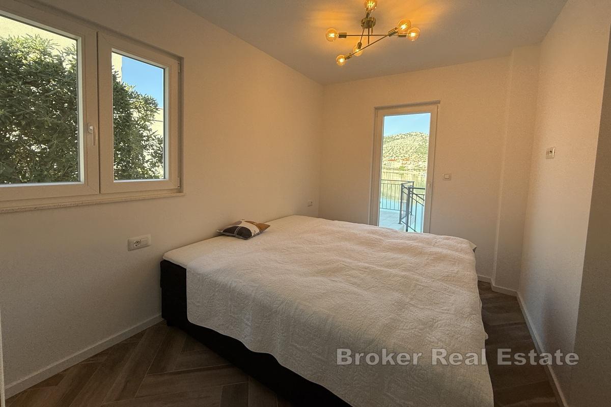 Apartmánový dům první řada k moři