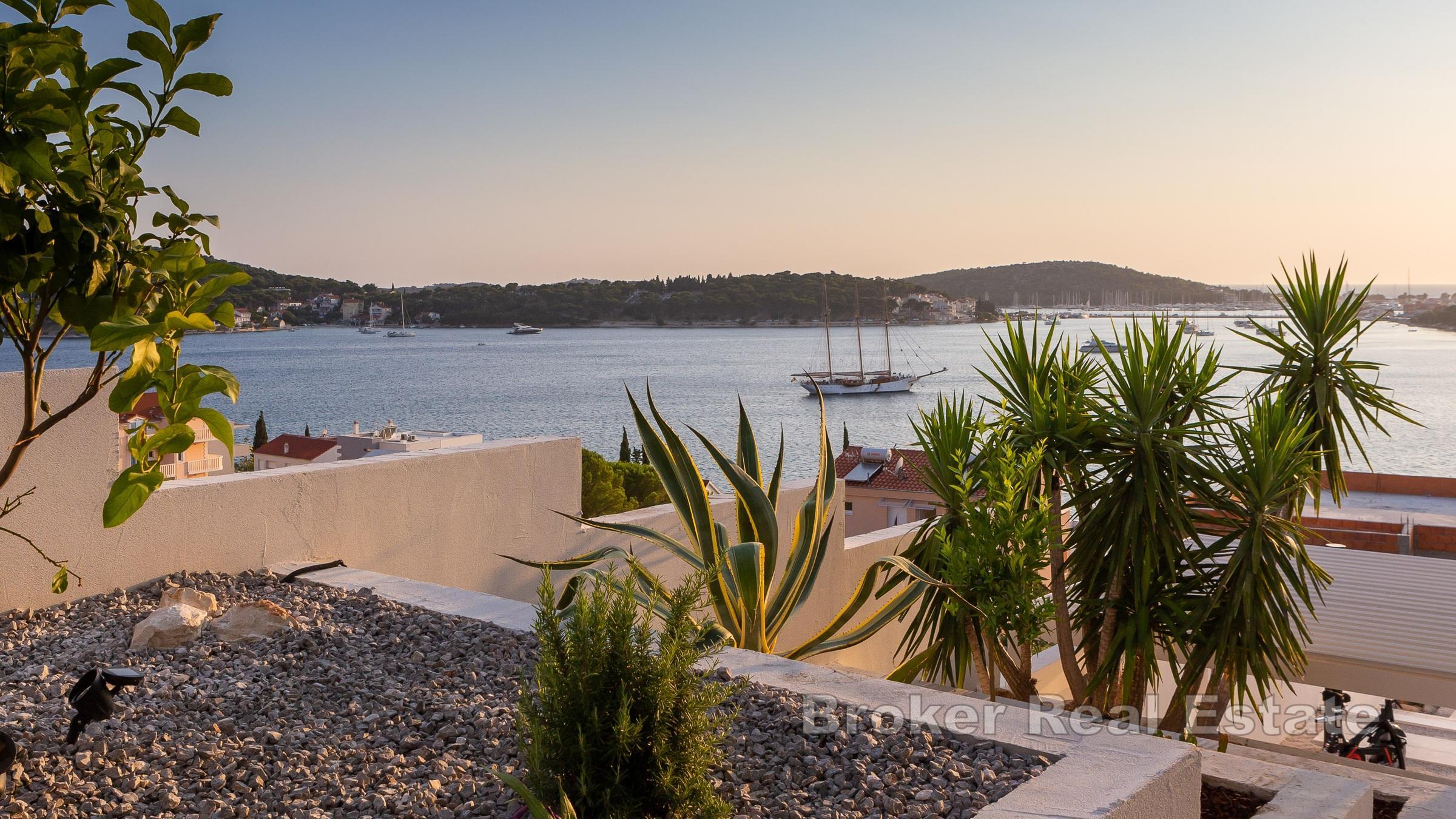 Belle villa jumelée avec piscine et vue mer