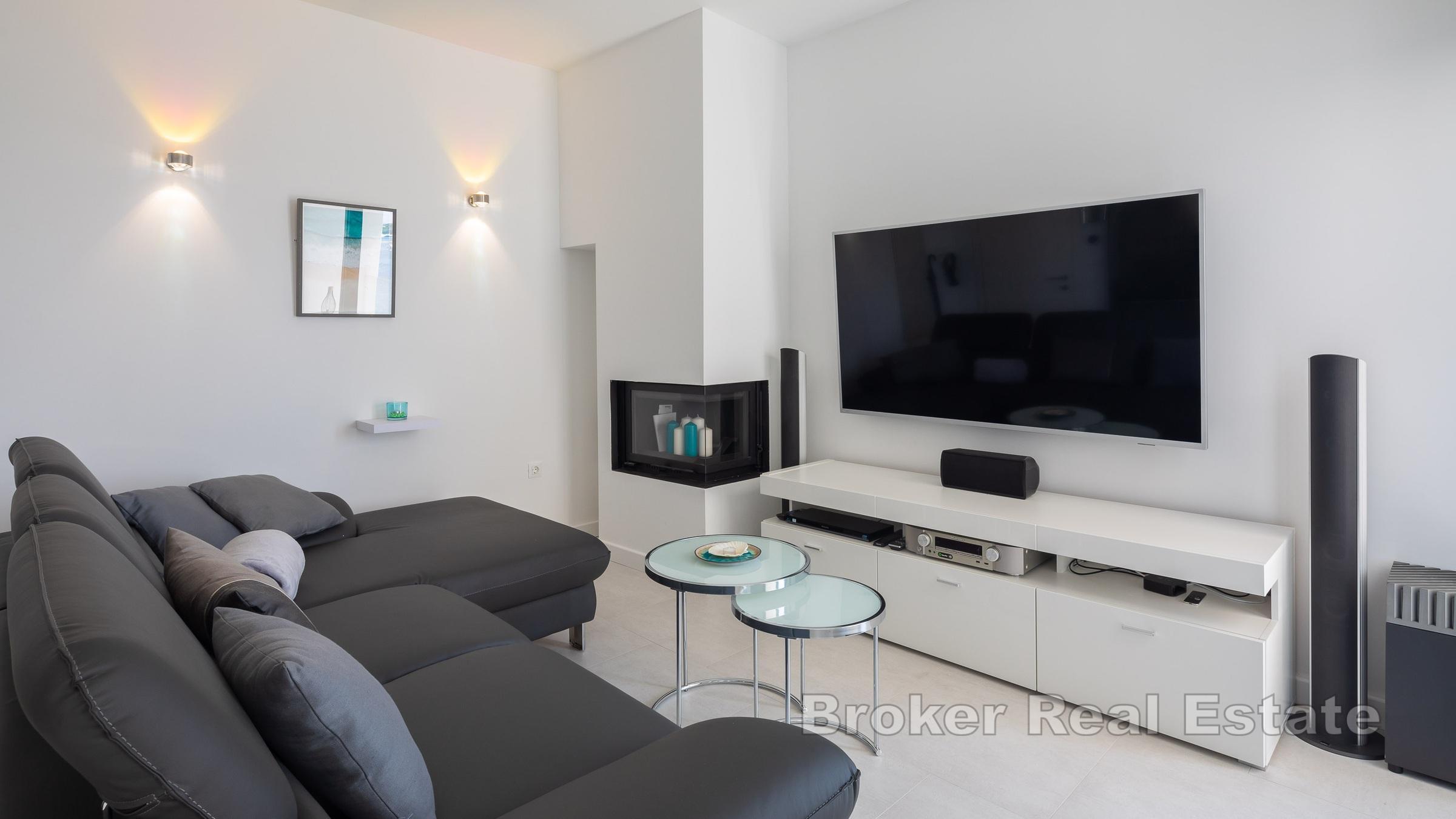 Belle villa jumelée avec piscine et vue mer