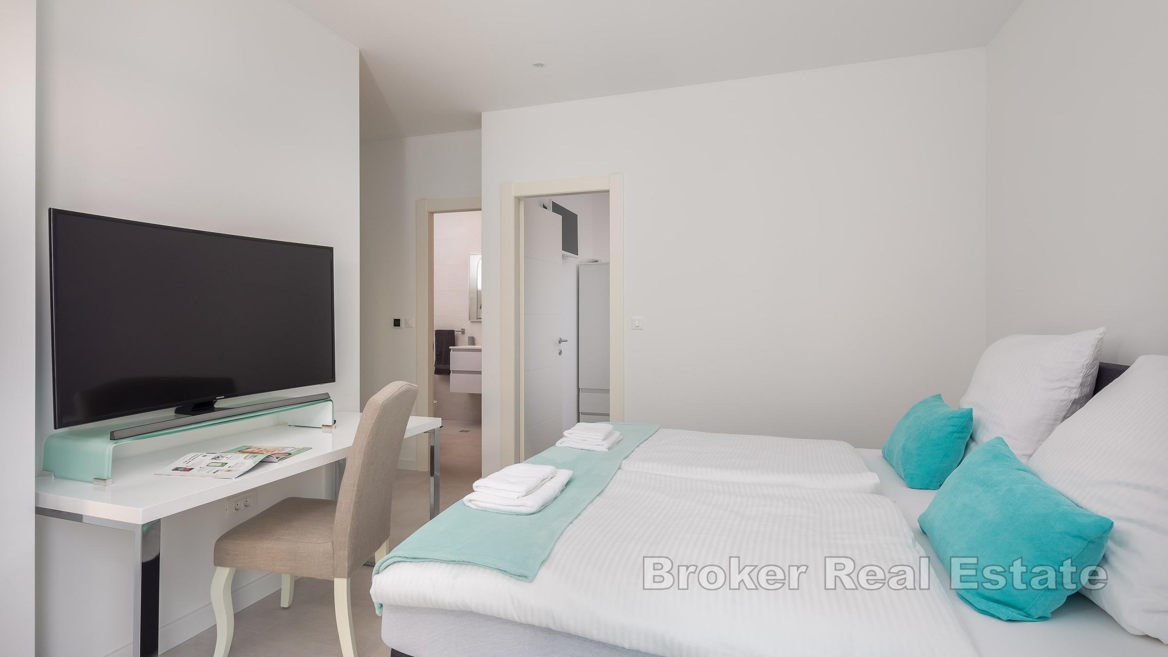 Belle villa jumelée avec piscine et vue mer