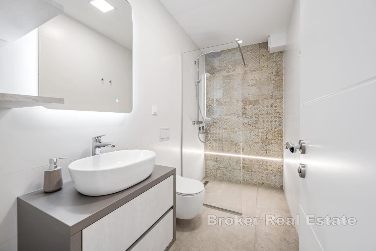 Nowoczesna willa z widokiem na otwarte morze