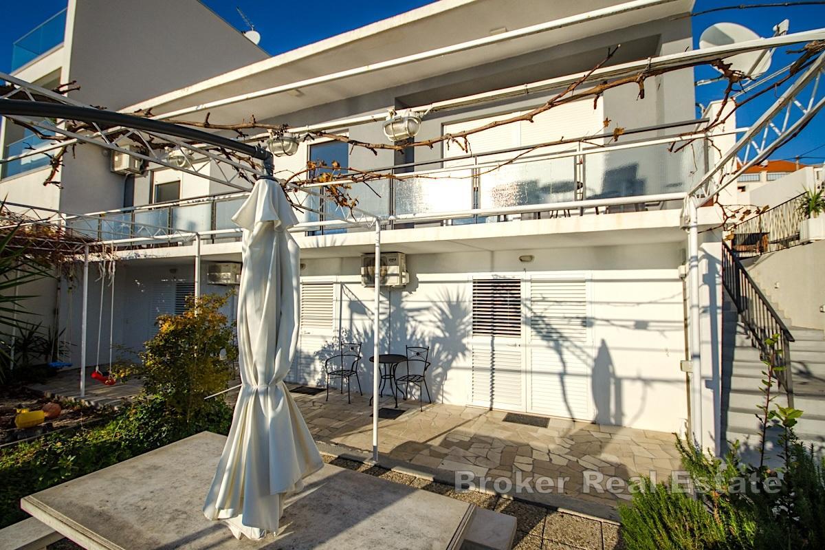 Dom apartamentowy w pierwszym rzędzie do morza