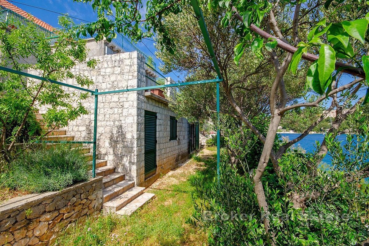 Kuća u prvom redu do mora