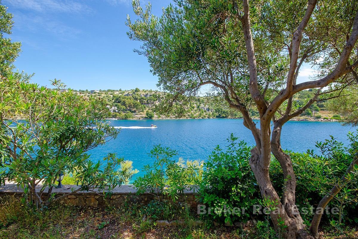 Kuća u prvom redu do mora