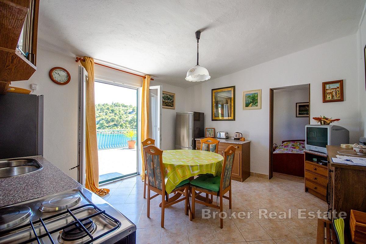 Kuća u prvom redu do mora