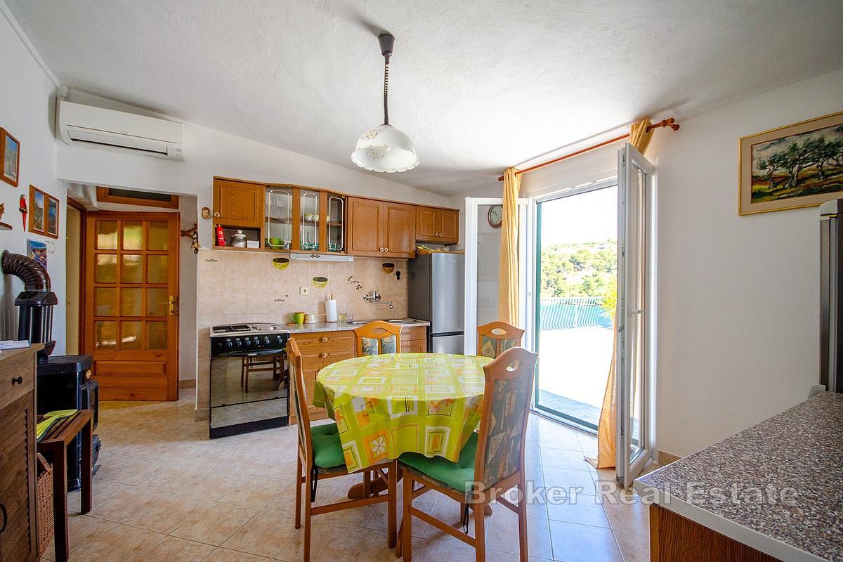 Дом в первом ряду от моря