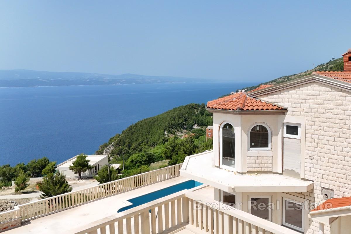 Panoramatický dům k rekonstrukci s krásným výhledem na moře