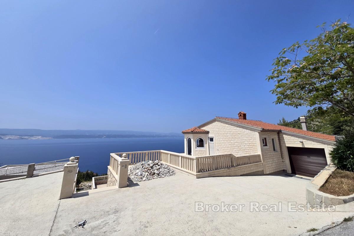 Panoramatický dům k rekonstrukci s krásným výhledem na moře