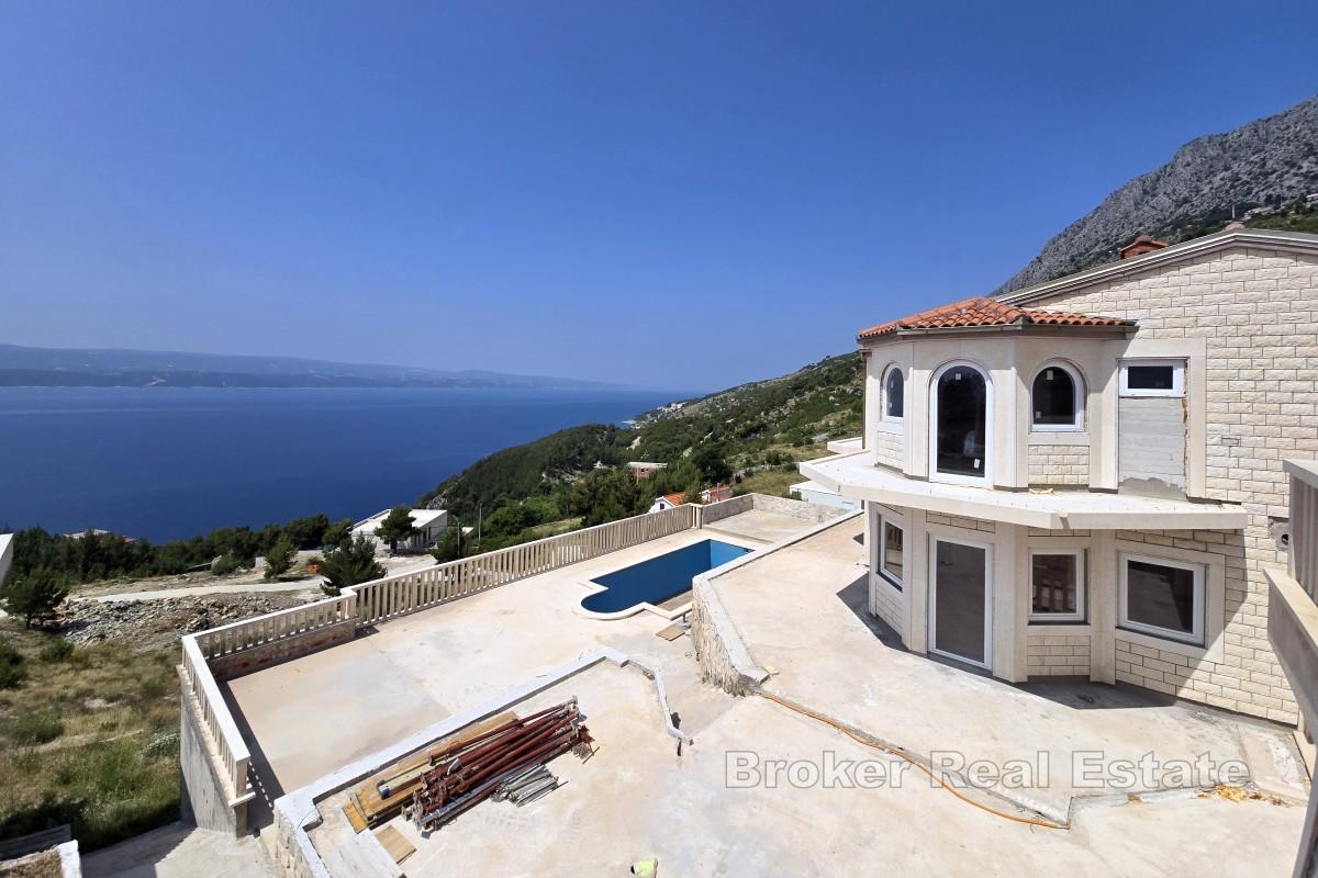 Panoramatický dům k rekonstrukci s krásným výhledem na moře