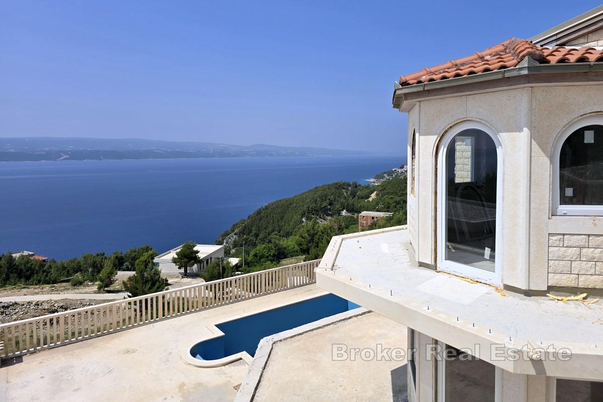 Panoramatický dům k rekonstrukci s krásným výhledem na moře