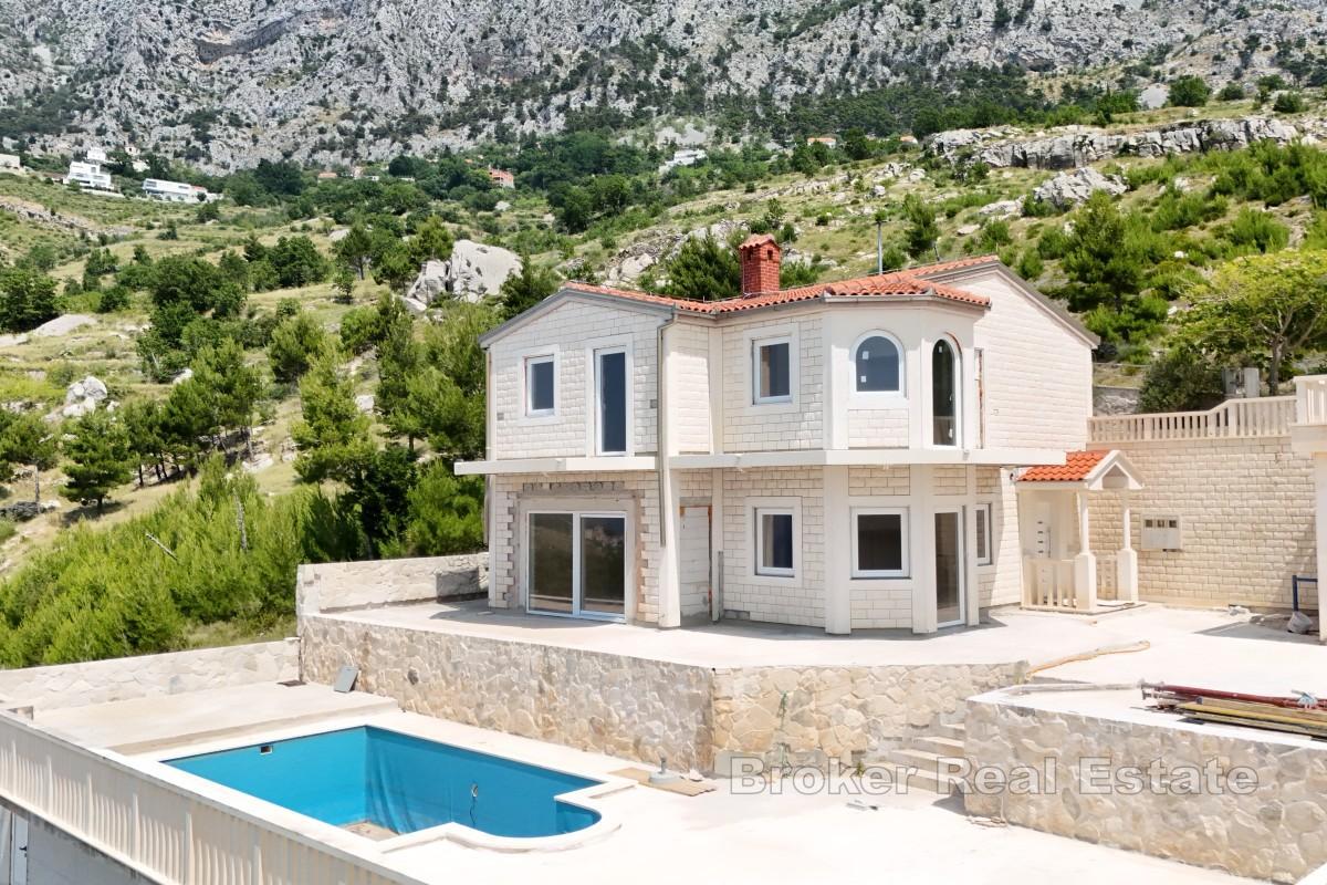 Panoramska kuća za renovaciju s prekrasnim pogledom na more