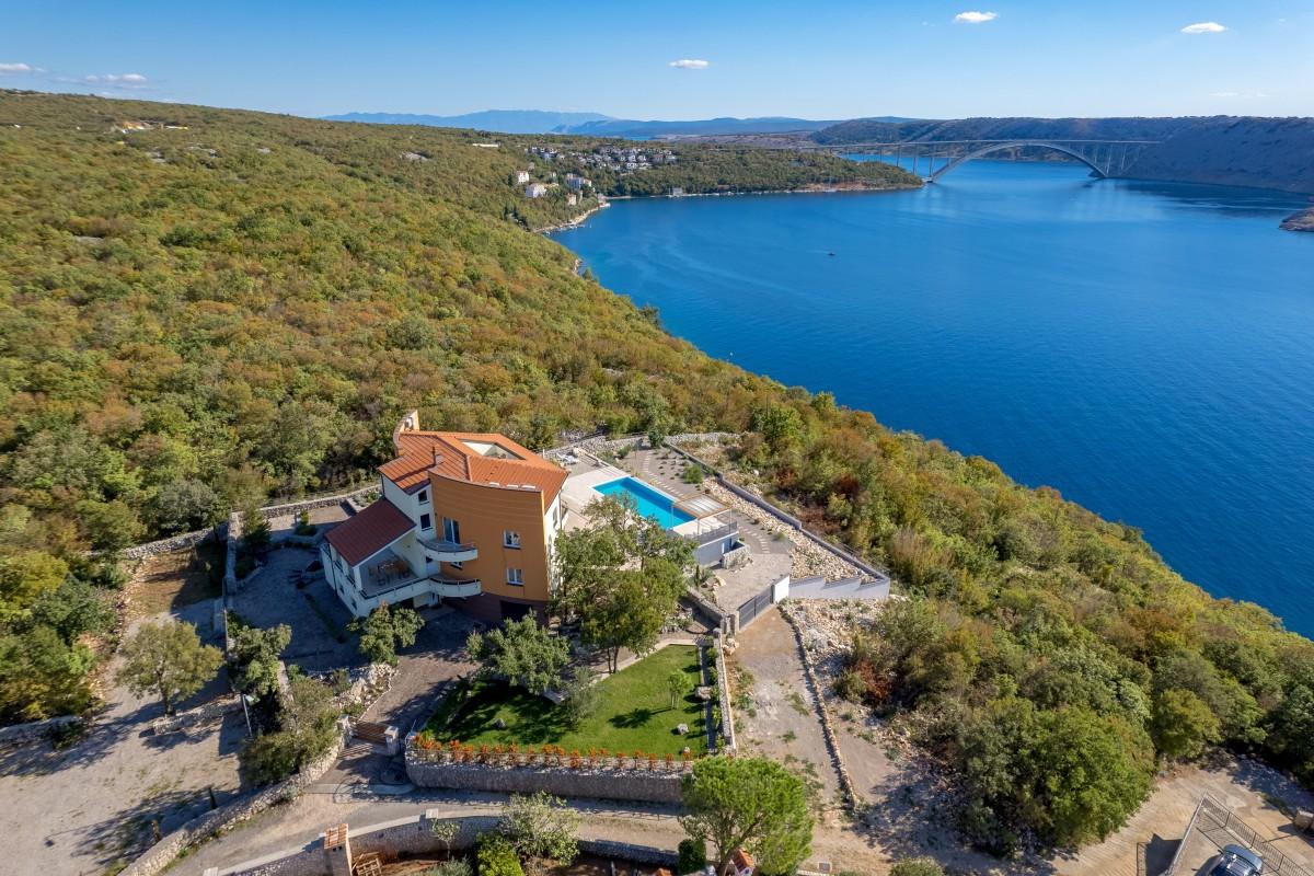 001-2022-468-krk-magnificent-villa-with-spectacular-view-for-sale