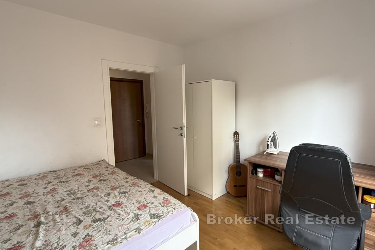 Apartament z jedną sypialnią w spokojnej okolicy