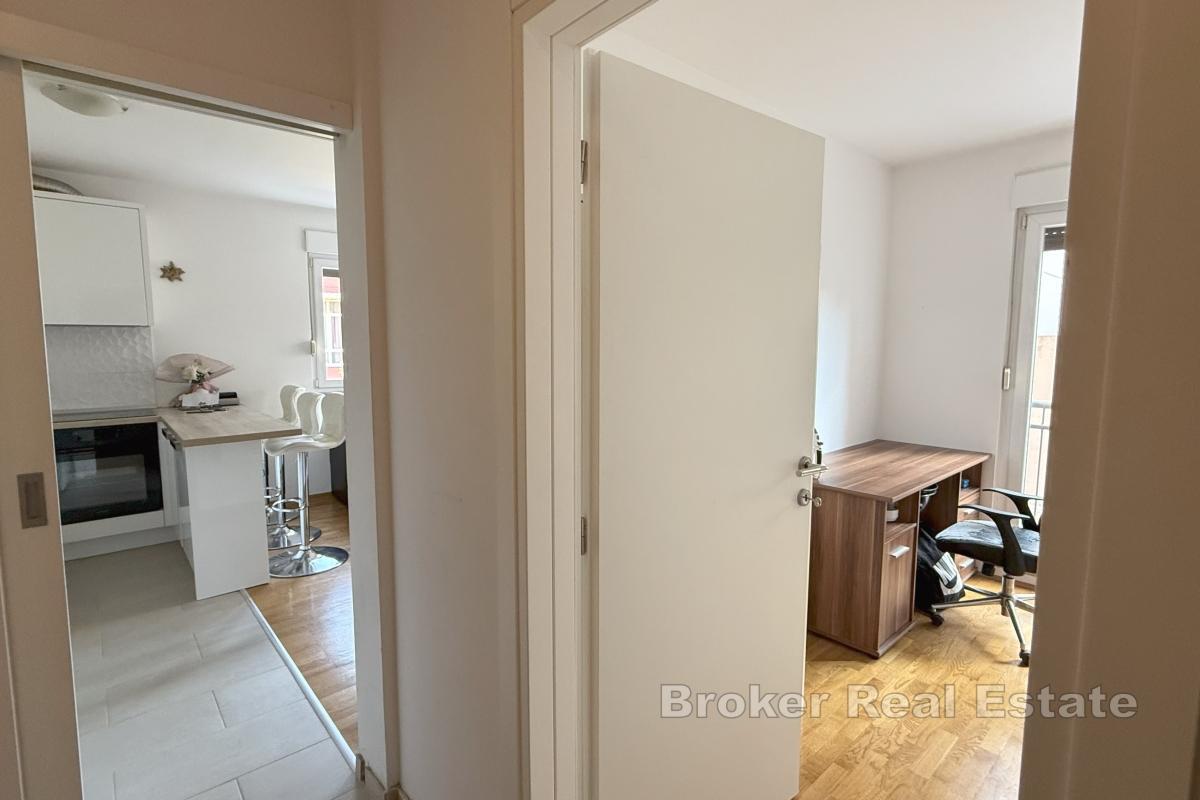 Apartament z jedną sypialnią w spokojnej okolicy