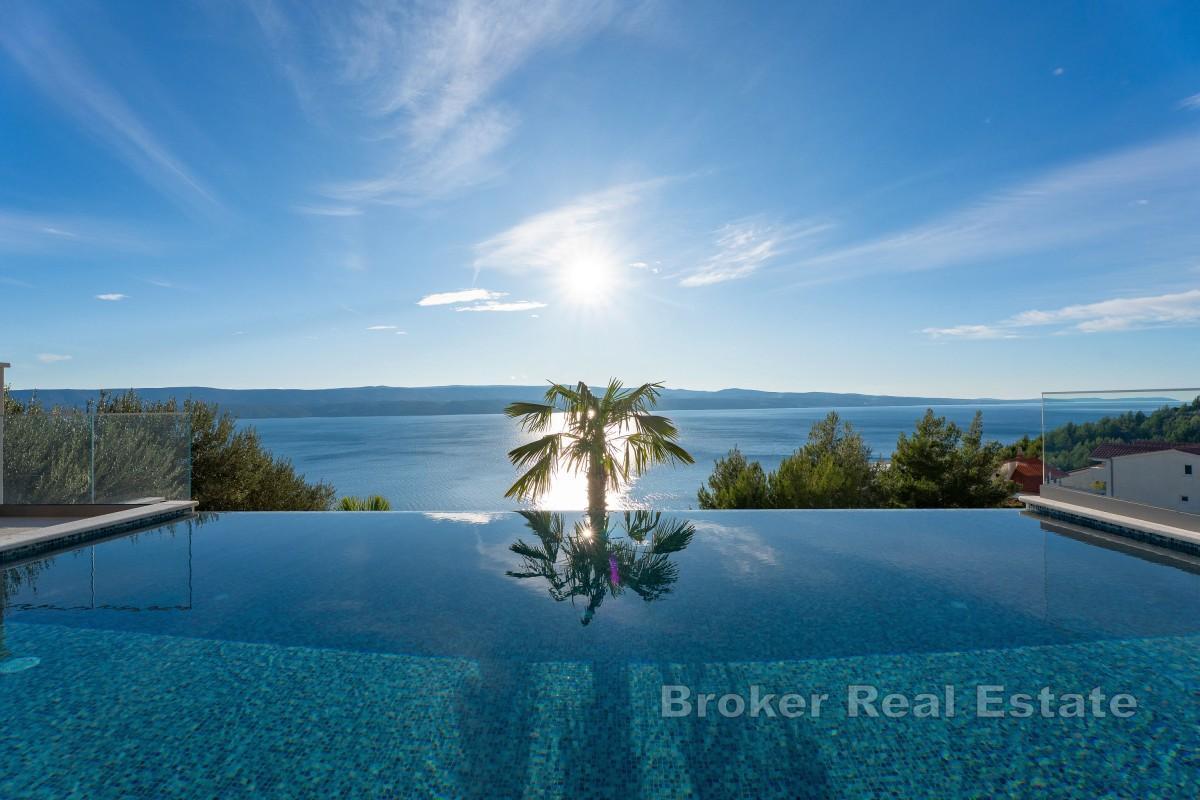 Moderne Villa mit Panoramablick aufs Meer