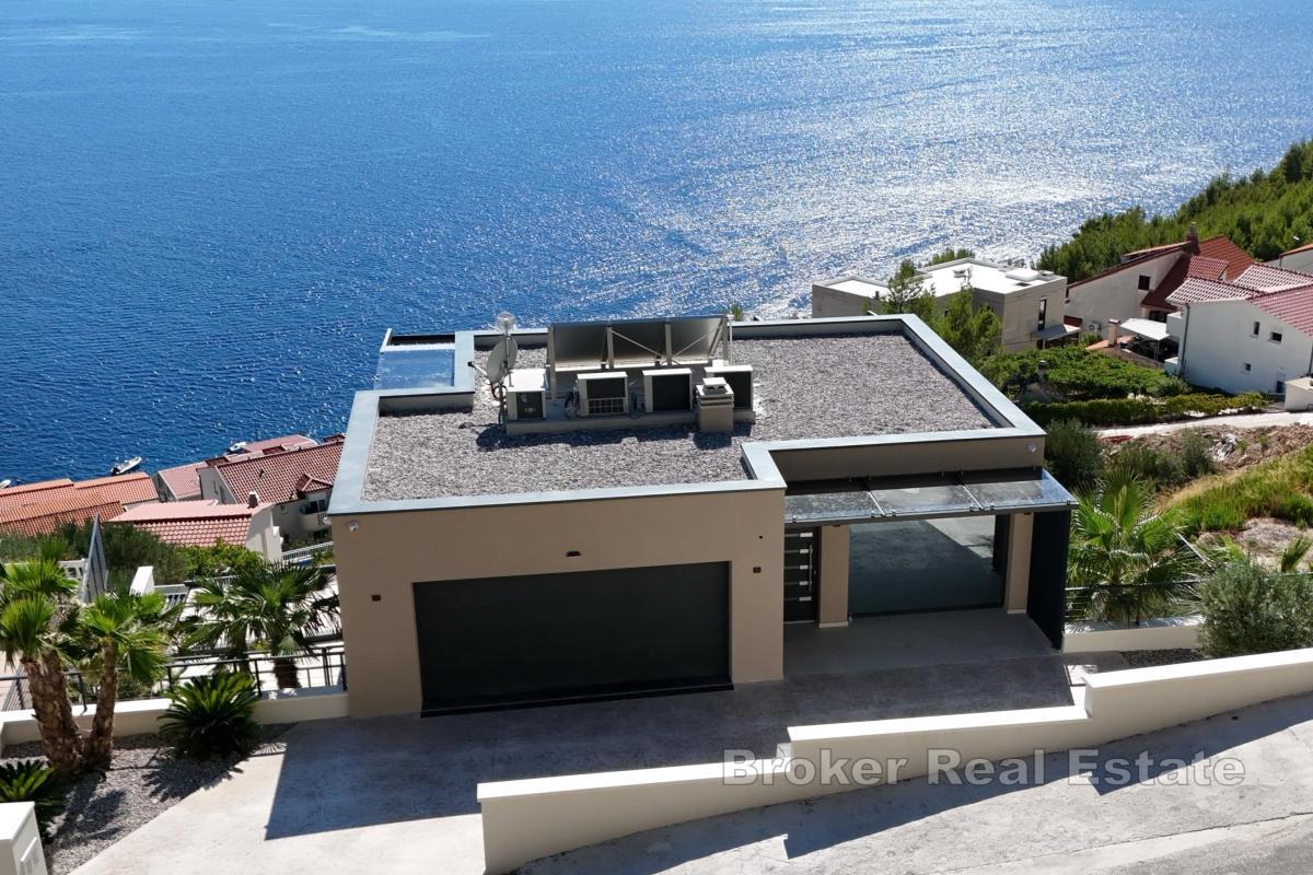Moderne Villa mit Panoramablick aufs Meer