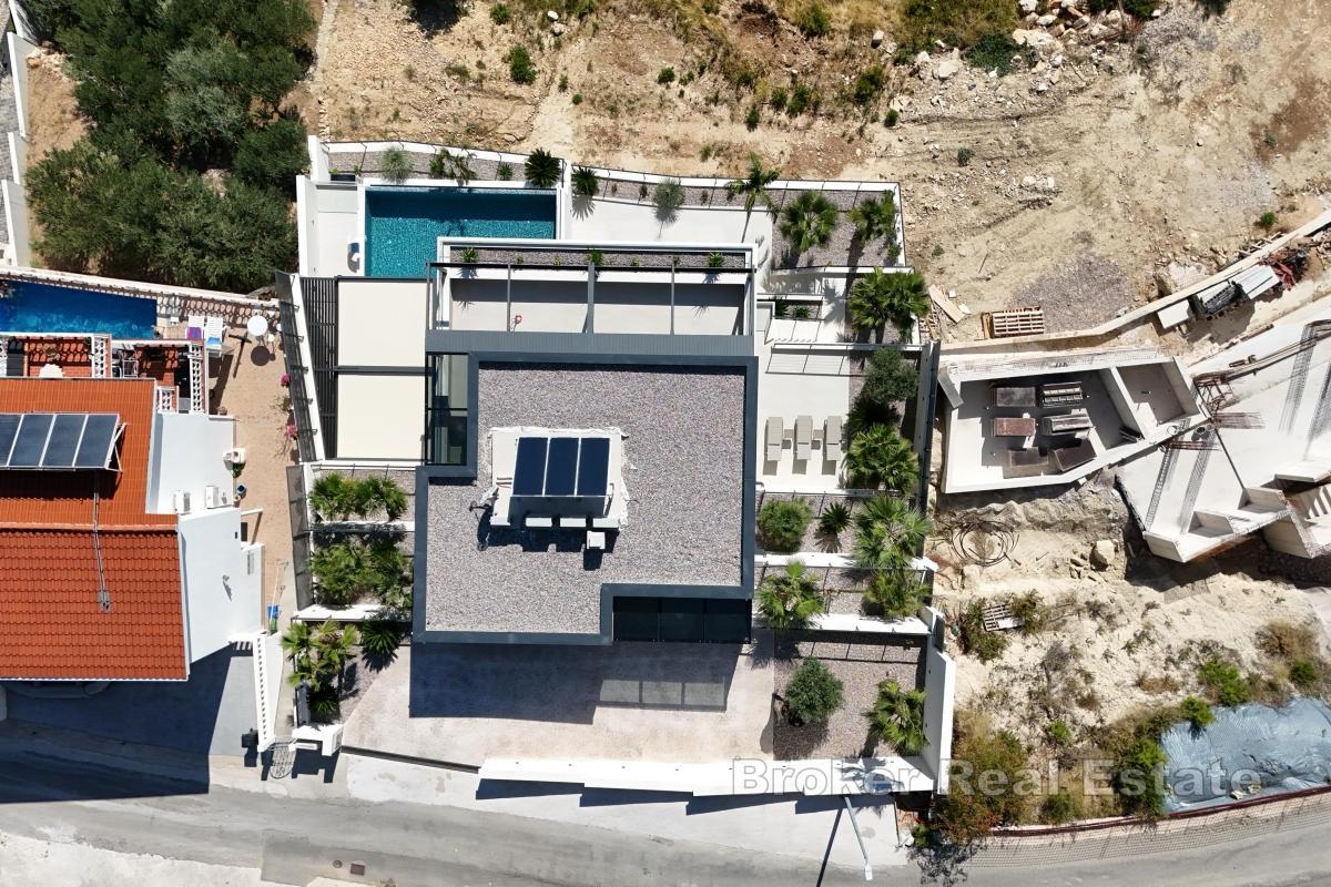 Villa moderne avec vue panoramique sur la mer