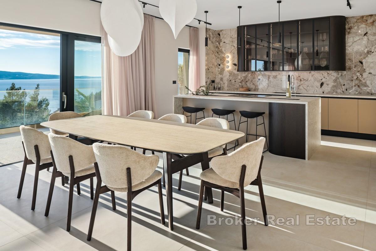 Moderne Villa mit Panoramablick aufs Meer