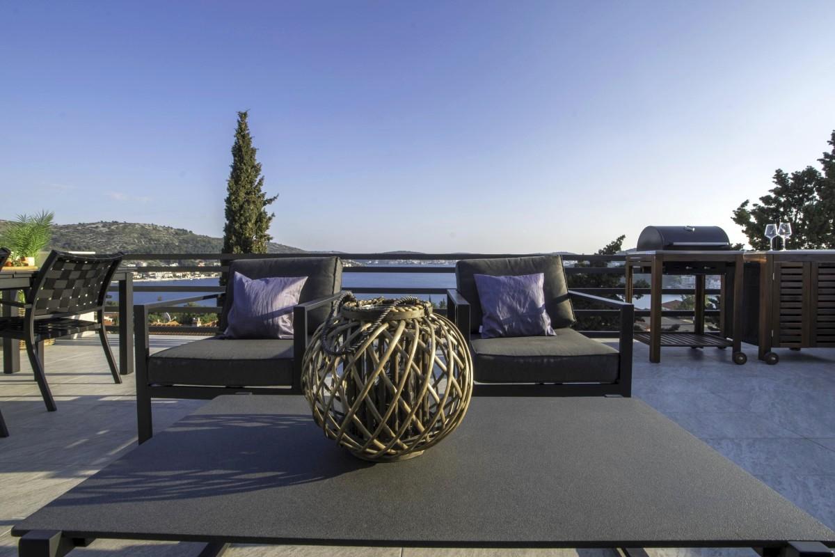 Penthouse s terasom i pogledom na more