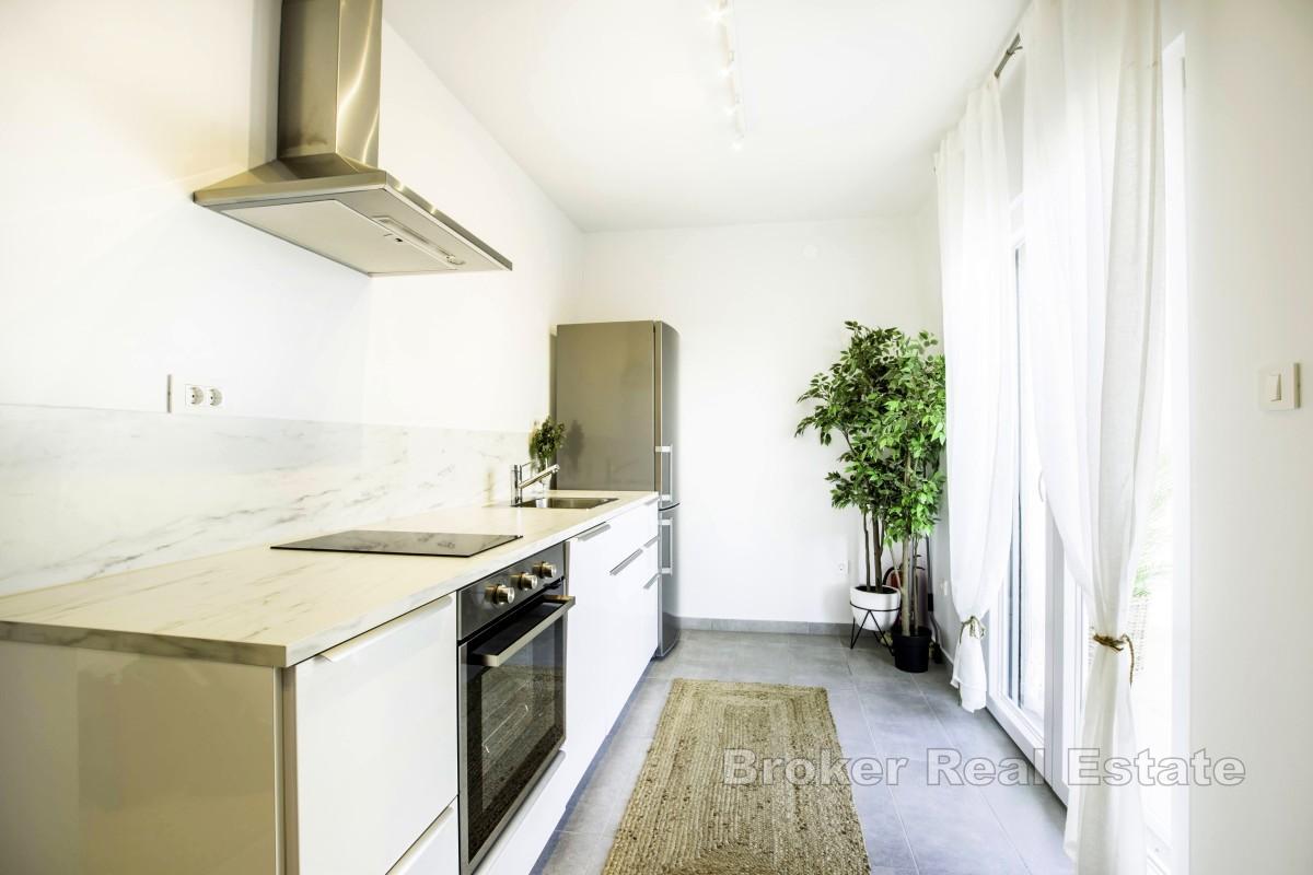 Penthouse z tarasem i widokiem na morze