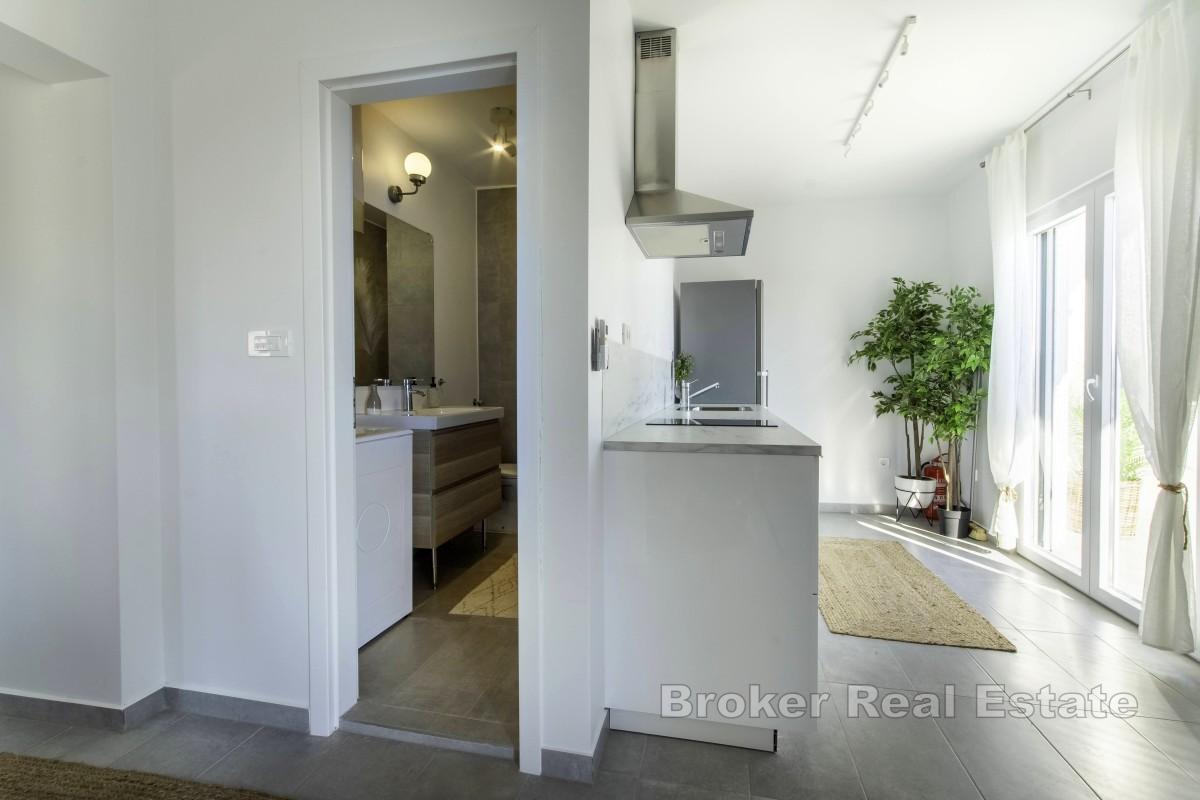 Penthouse z tarasem i widokiem na morze