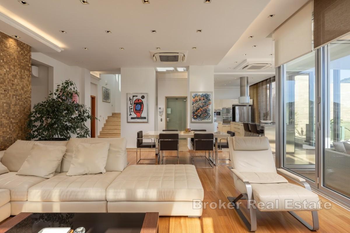 Lyxig takvåning med privat pool och takterrass