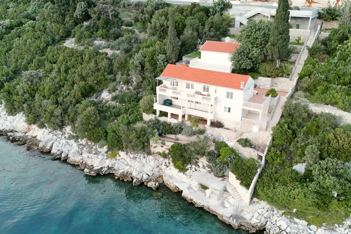 001-2022-481-dubrovnik-villa-in-the-first-row-to-the-sea-for-sale