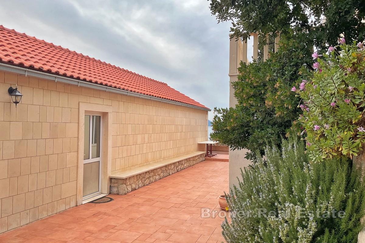Villa i första raden mot havet