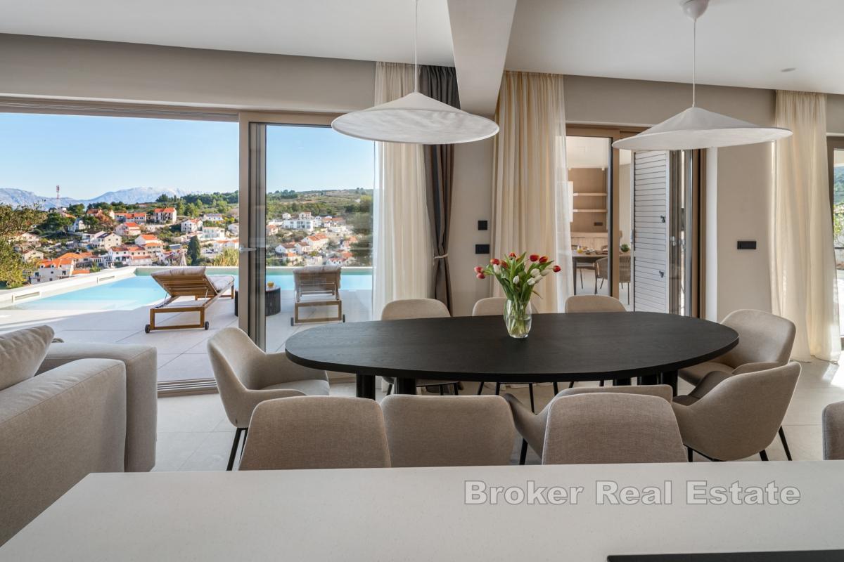 Moderna vila s pogledom na more