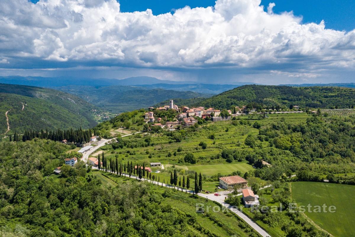 Proprietà unica con un design concettuale e un grande potenziale di investimento