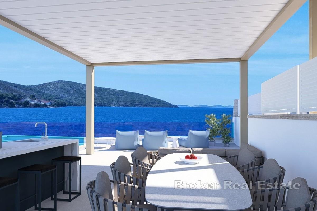 Appartamento di lusso con piscina vista mare