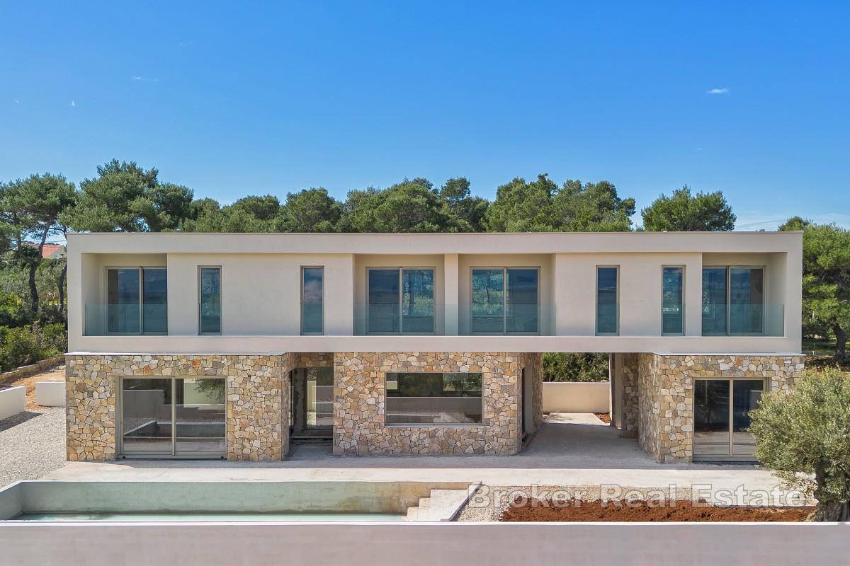 Villa moderne au calme avec vue imprenable sur la mer
